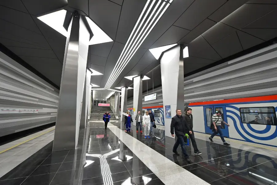 Эскалаторы и лифты установили во втором вестибюле станции метро «Авиамоторная»