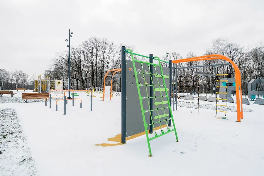 Спортивный кластер с футбольными полями построили в Южном округе Москвы