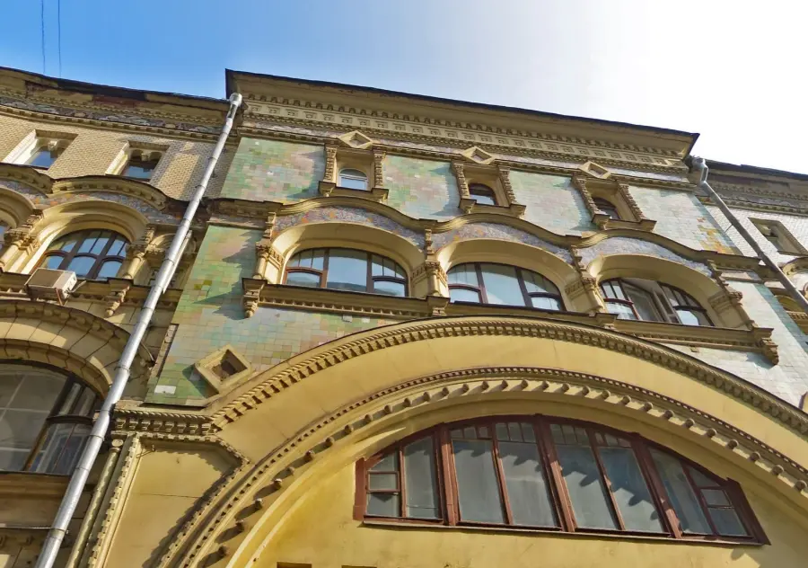 Московские власти выставили на торги 10 помещений в исторических зданиях