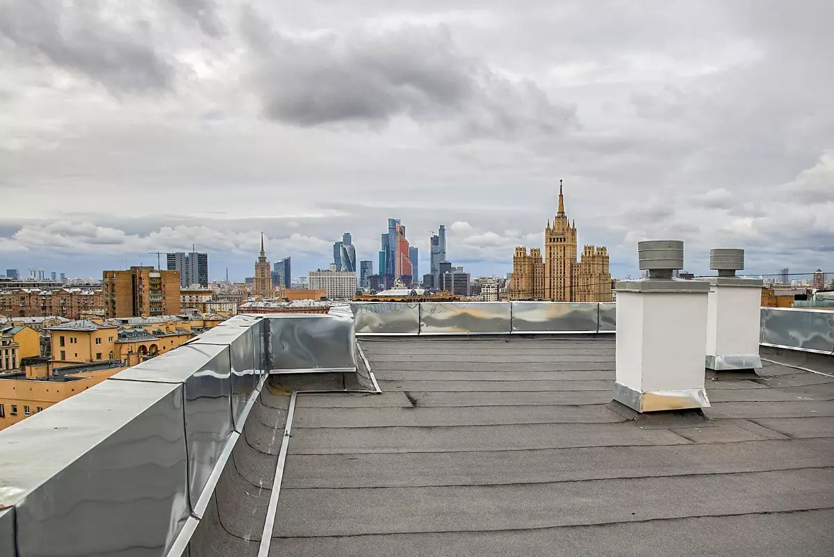 Более крыш домов отремонтировали в Москве с начала 2023 года