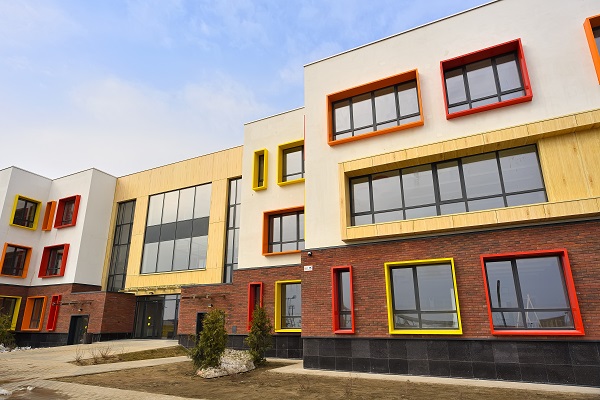 ГК ФСК завершила строительство детского сада с амфитеатром в Подмосковье