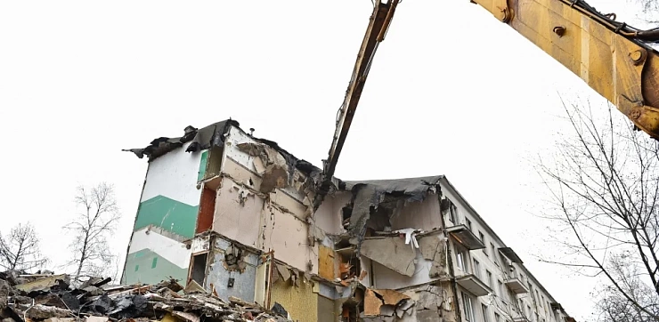 Собянин заявил о сносе 200 расселенных домов в рамках реновации