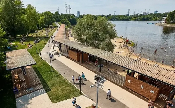 Горожанам восстановили доступ к набережной канала имени Москвы