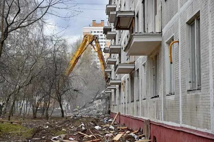 Более 60 старых домов снесли в Москве с начала 2023 года